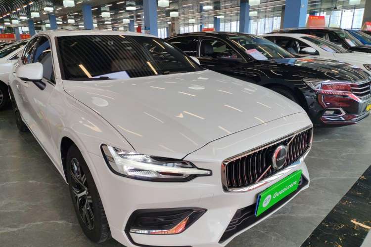 Used Volvo S60 2024 B4 Zhiyi Luxury Edition Exterior 2