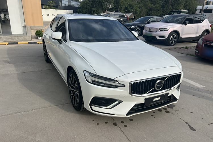 Used Volvo S60 2024 B4 Zhiyuan Luxury Edition Exterior 2