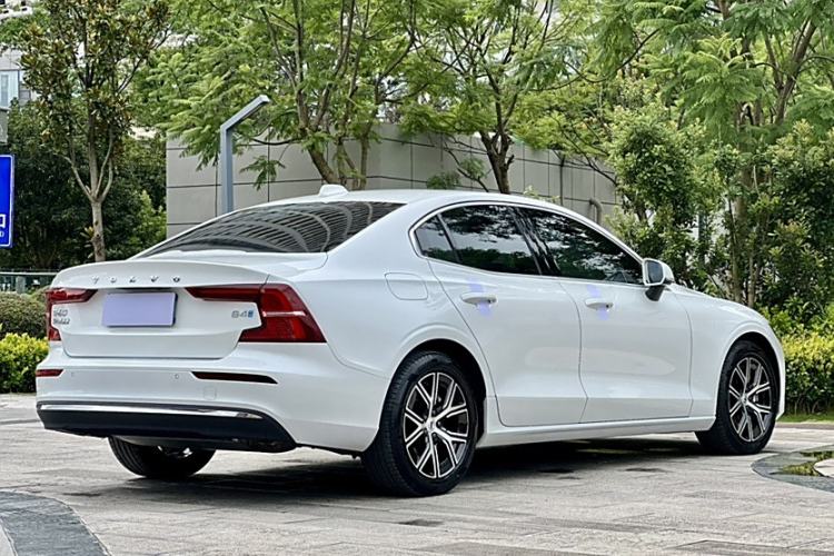 Used Volvo S60 2024 B4 Zhiyi Luxury Edition Exterior 2