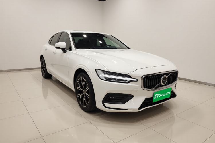 Used Volvo S60 2024 B4 Zhiyi Luxury Edition Exterior 2