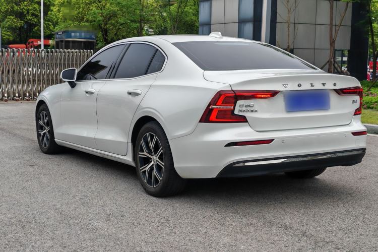 Used Volvo S60 2024 B4 Zhiyi Luxury Edition Exterior 2