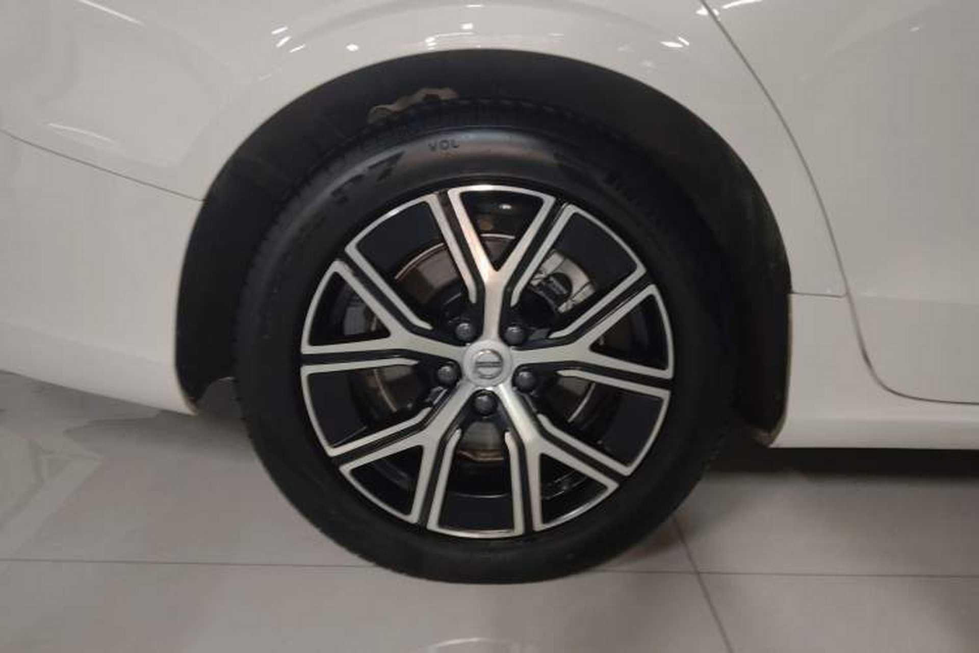 Used Volvo S60 2024 B4 Zhiyi Luxury Edition Exterior 2