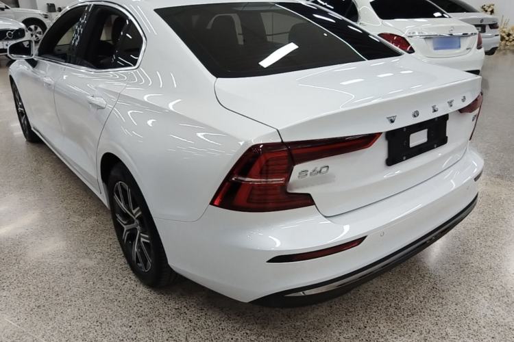 Used Volvo S60 2024 B4 Zhiyi Luxury Edition Exterior 2