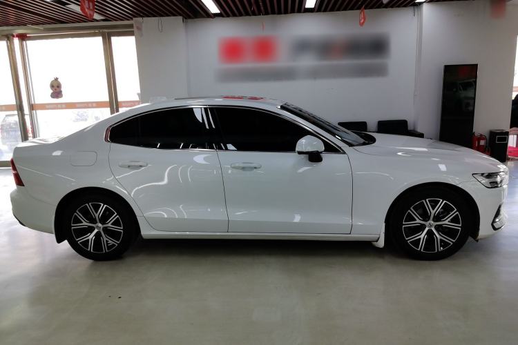 Used Volvo S60 2024 B4 Zhiyi Luxury Edition Exterior 2