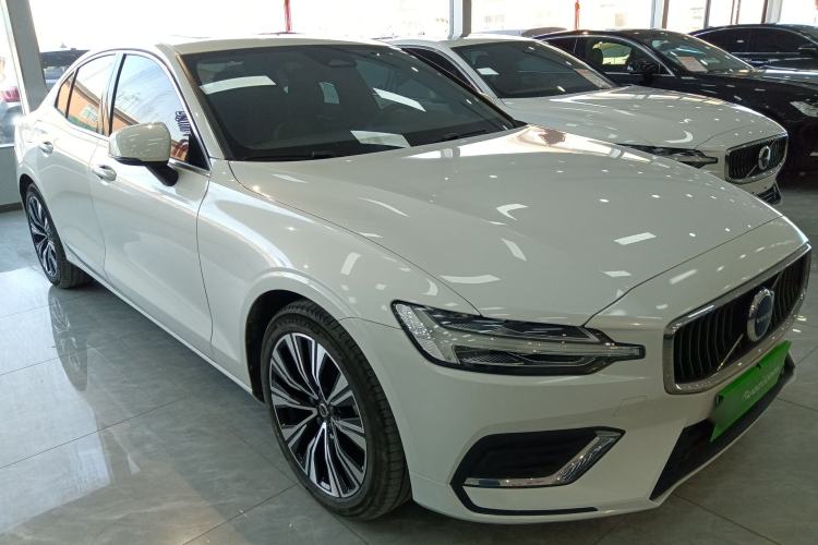Used Volvo S60 2024 B4 Zhiyuan Luxury Edition Exterior 2