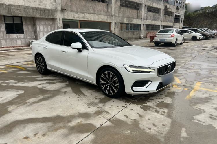Used Volvo S60 2024 B4 Zhiyuan Luxury Edition Exterior 2