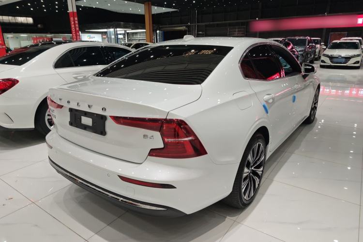 Used Volvo S60 2024 B4 Zhiyuan Luxury Edition Exterior 3