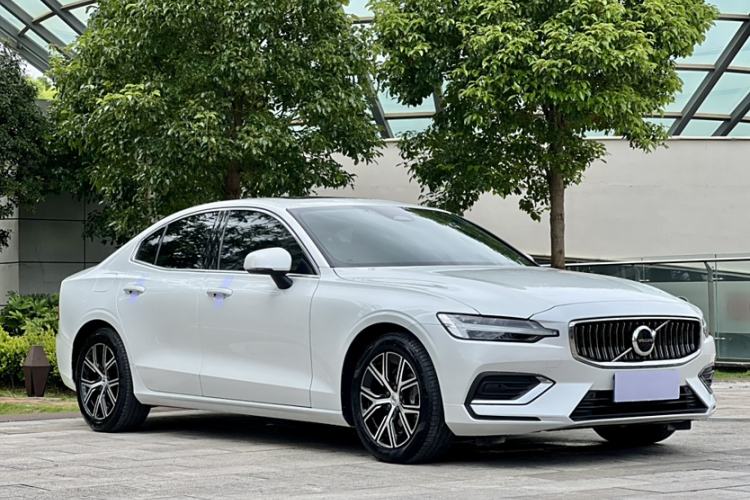 Used Volvo S60 2024 B4 Zhiyi Luxury Edition Exterior 3