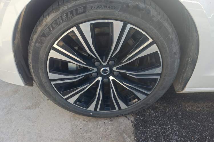 Used Volvo S60 2024 B4 Zhiyuan Luxury Edition Exterior 3