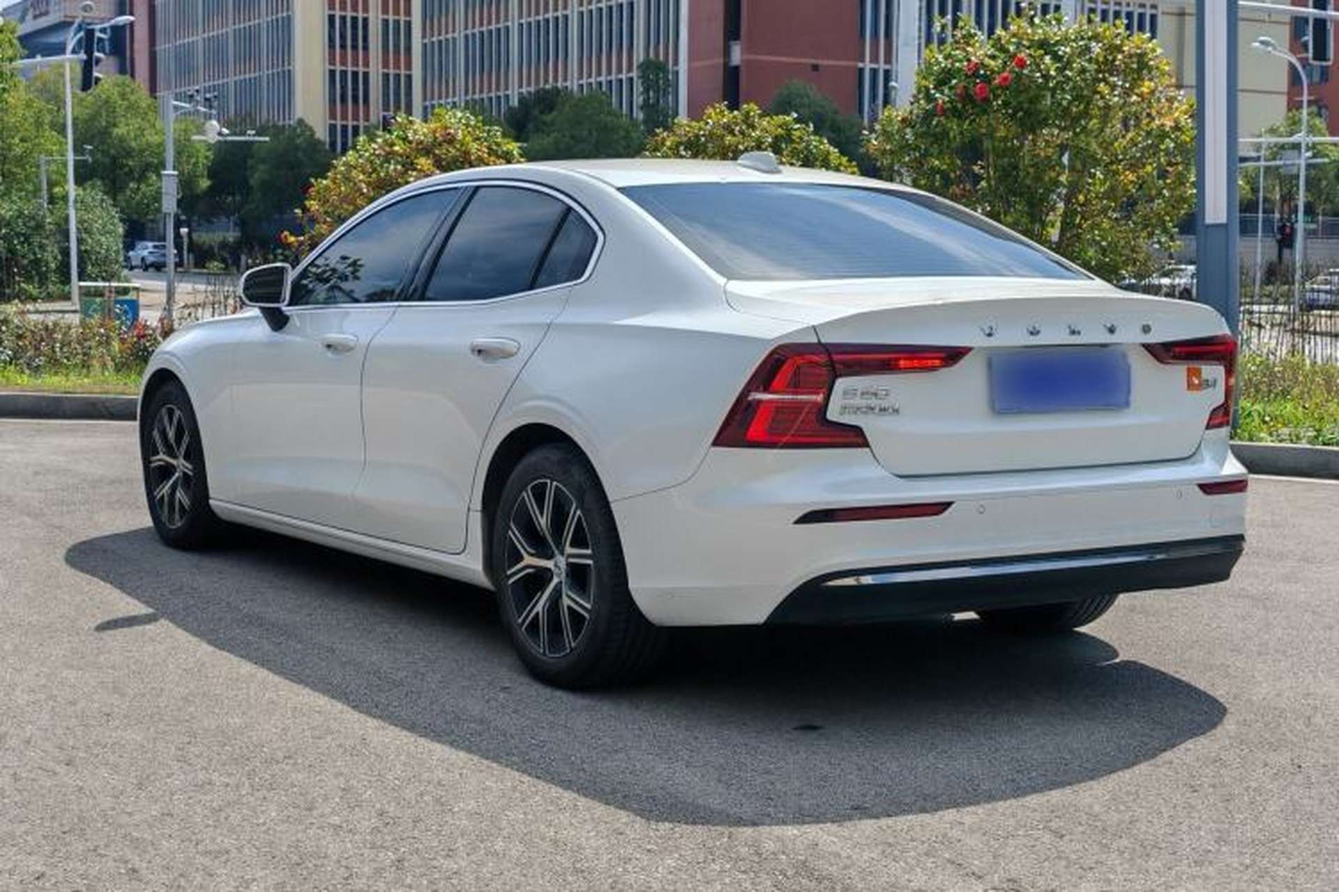 Used Volvo S60 2024 B4 Zhiyi Luxury Edition Exterior 3