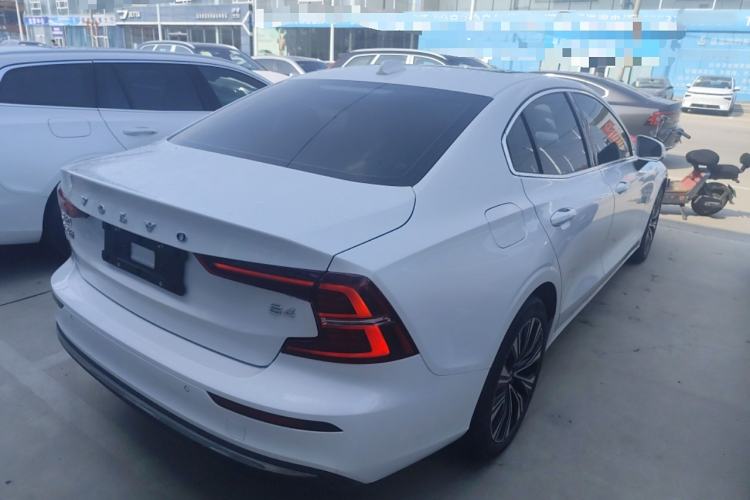 Used Volvo S60 2024 B4 Zhiyuan Luxury Edition Exterior 3