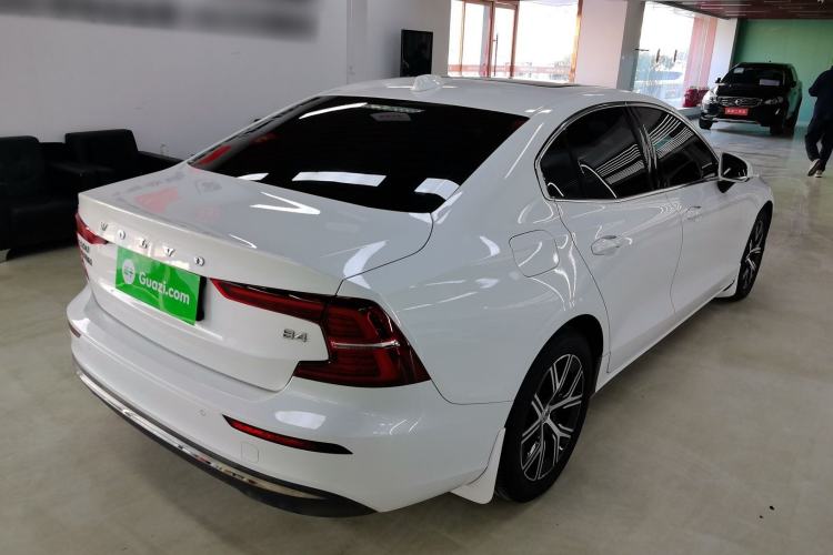 Used Volvo S60 2024 B4 Zhiyi Luxury Edition Exterior 3