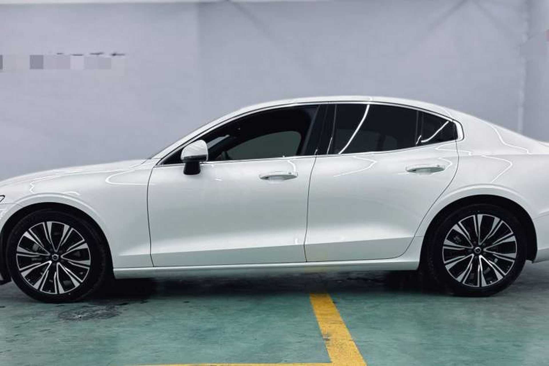 Used Volvo S60 2024 B4 Zhiyuan Luxury Edition Exterior 3