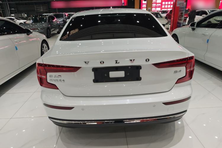 Used Volvo S60 2024 B4 Zhiyuan Luxury Edition Exterior 4