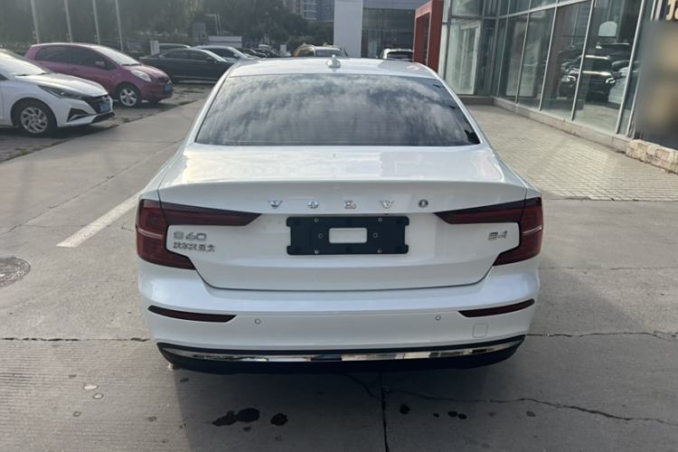 Used Volvo S60 2024 B4 Zhiyuan Luxury Edition Exterior 4