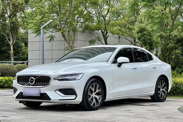 Used Volvo S60 2024 B4 Zhiyi Luxury Edition Exterior 4