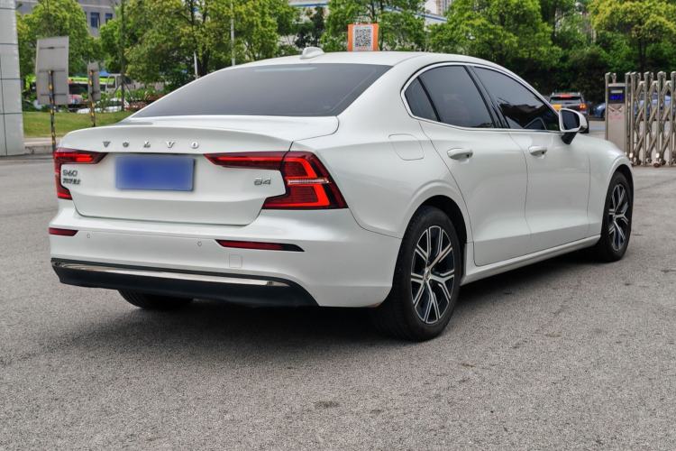 Used Volvo S60 2024 B4 Zhiyi Luxury Edition Exterior 4
