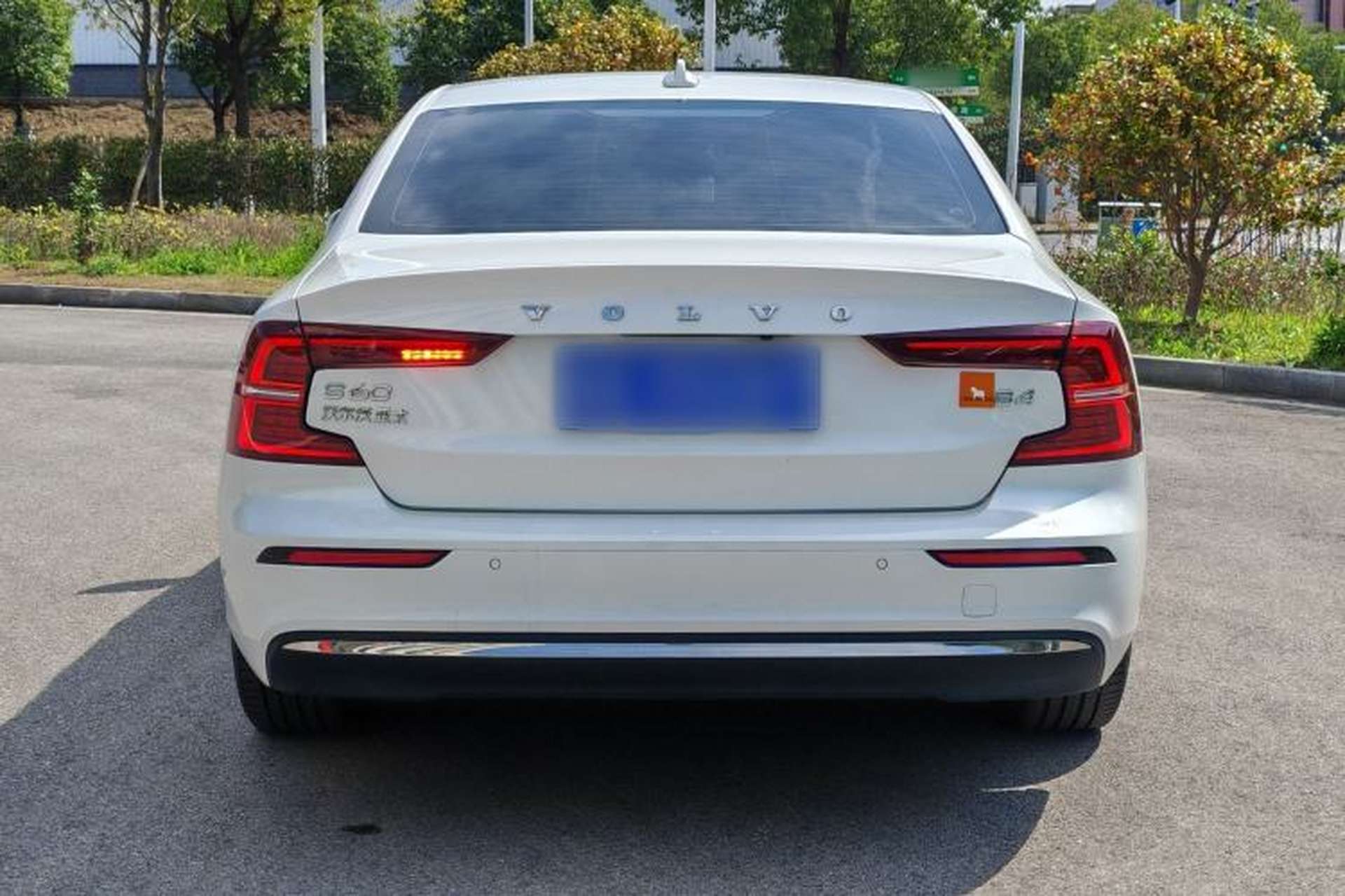 Used Volvo S60 2024 B4 Zhiyi Luxury Edition Exterior 4