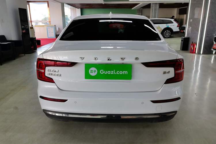 Used Volvo S60 2024 B4 Zhiyi Luxury Edition Exterior 4