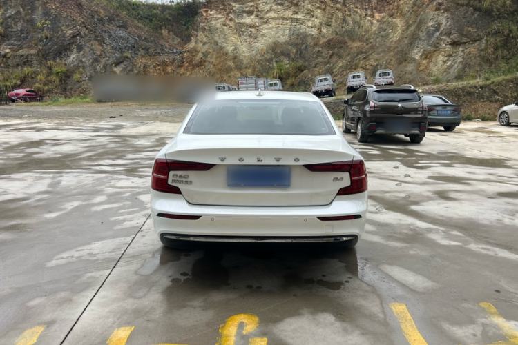 Used Volvo S60 2024 B4 Zhiyuan Luxury Edition Exterior 4