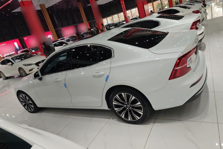 Used Volvo S60 2024 B4 Zhiyuan Luxury Edition Exterior 5