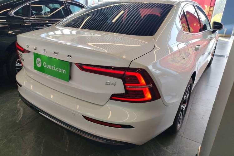 Used Volvo S60 2024 B4 Zhiyi Luxury Edition Exterior 5