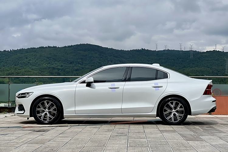 Used Volvo S60 2024 B4 Zhiyi Luxury Edition Exterior 5