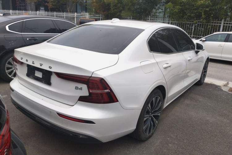 Used Volvo S60 2024 B4 Zhiyuan Luxury Edition Exterior 5
