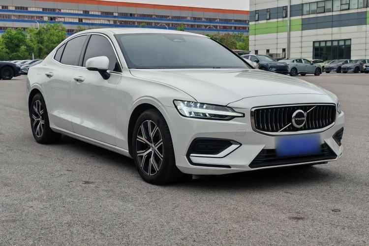 Used Volvo S60 2024 B4 Zhiyi Luxury Edition Exterior 5
