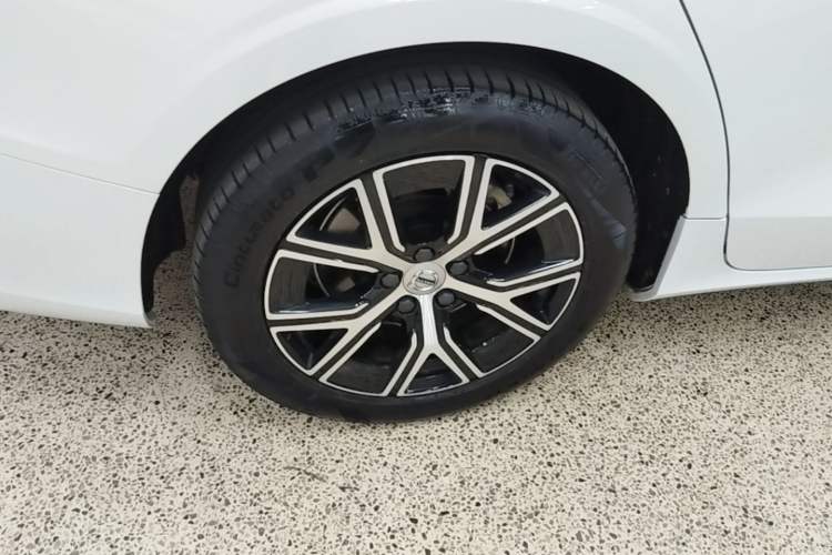 Used Volvo S60 2024 B4 Zhiyi Luxury Edition Exterior 5