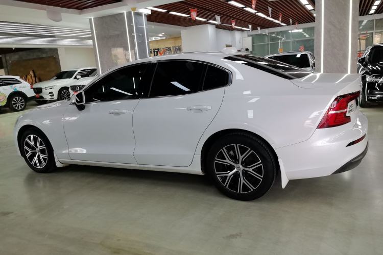 Used Volvo S60 2024 B4 Zhiyi Luxury Edition Exterior 5
