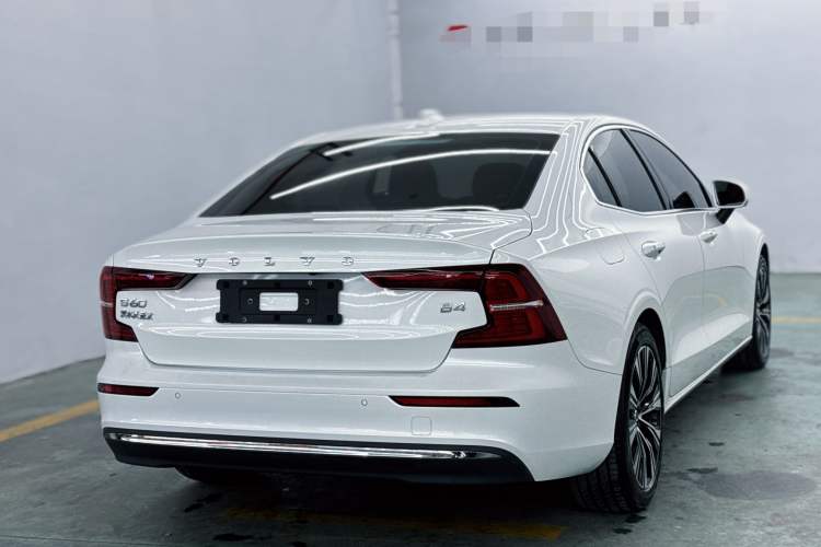 Used Volvo S60 2024 B4 Zhiyuan Luxury Edition Exterior 5