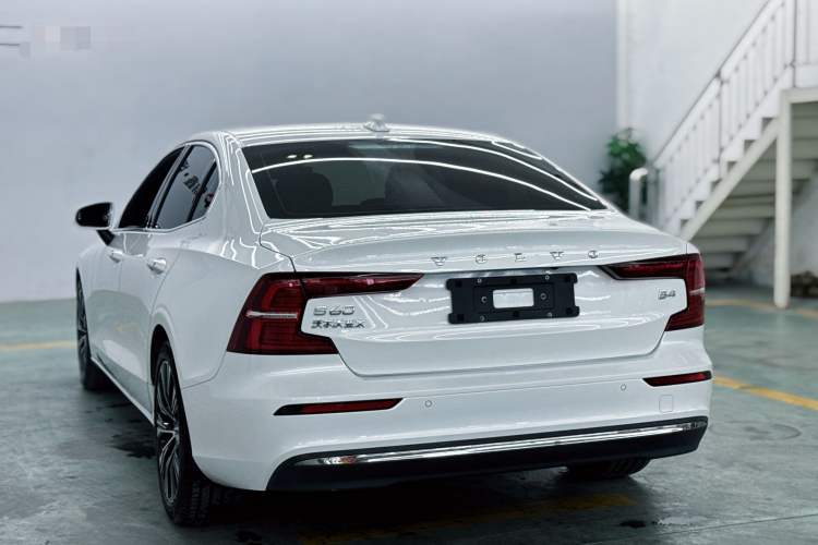 Used Volvo S60 2024 B4 Zhiyuan Luxury Edition Exterior 6