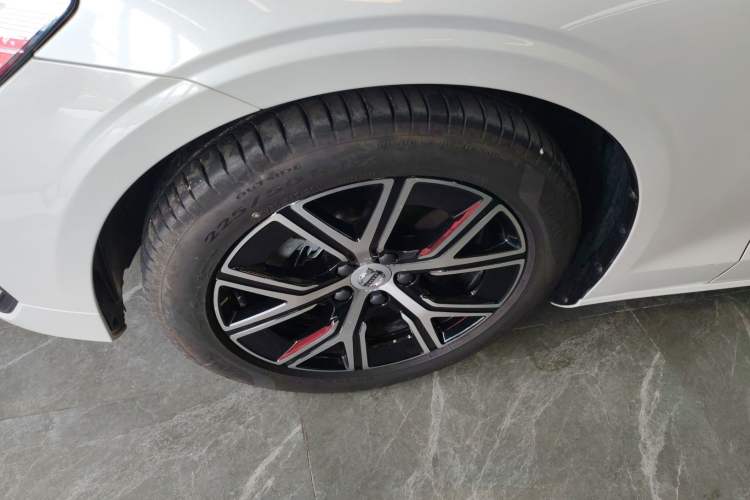 Used Volvo S60 2024 B4 Zhiyi Luxury Edition Exterior 7