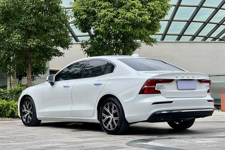 Used Volvo S60 2024 B4 Zhiyi Luxury Edition Exterior 7