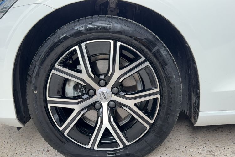 Used Volvo S60 2024 B4 Zhiyi Luxury Edition Exterior 8