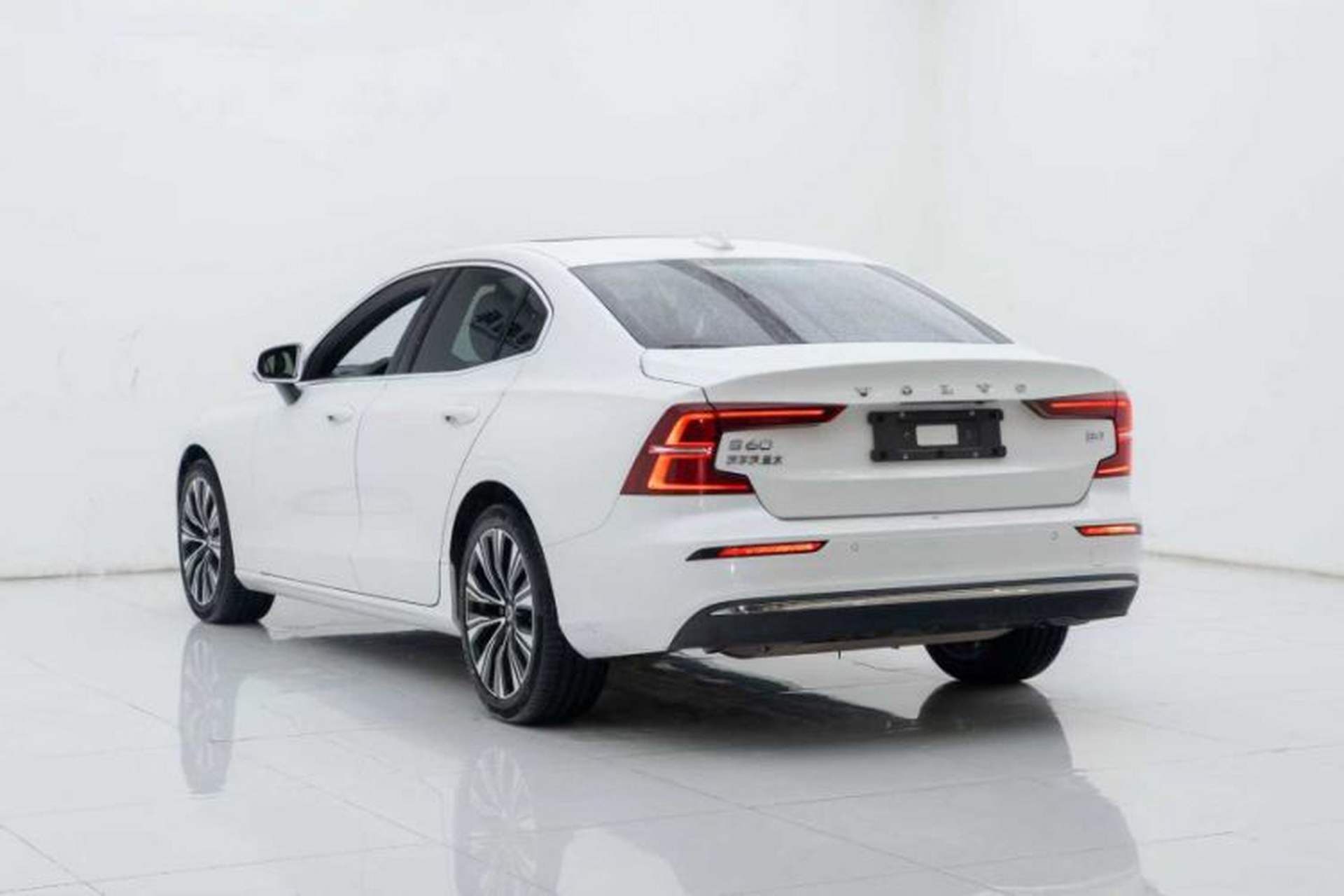 Used Volvo S60 2024 B4 Zhiyuan Luxury Edition Exterior 8