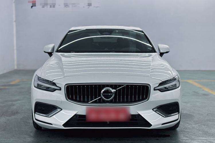 Used Volvo S60 2024 B4 Zhiyuan Luxury Edition Exterior 8