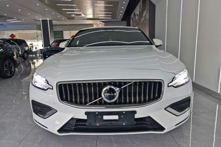 Used Volvo S60 2024 B4 Zhiyi Luxury Edition Front