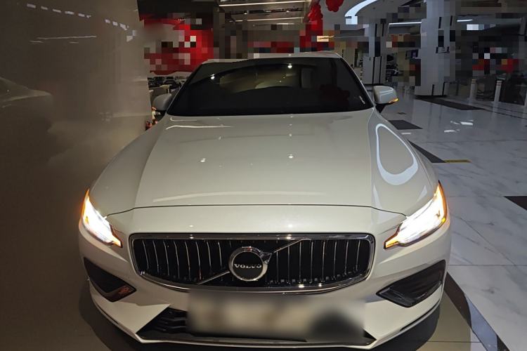 Used Volvo S60 2024 B4 Zhiyi Luxury Edition Front