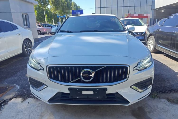 Used Volvo S60 2024 B4 Zhiyuan Luxury Edition Front