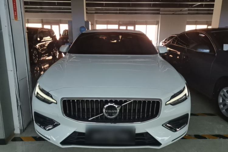 Used Volvo S60 2024 B4 Zhiyi Luxury Edition Front