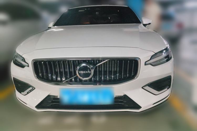 Used Volvo S60 2024 B4 Zhiyuan Luxury Edition Front
