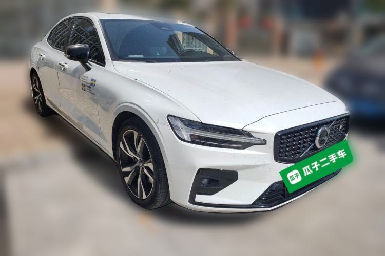 Used Volvo S60 2024 B5 Zhiya Sport Edition Front Right 45 Deg