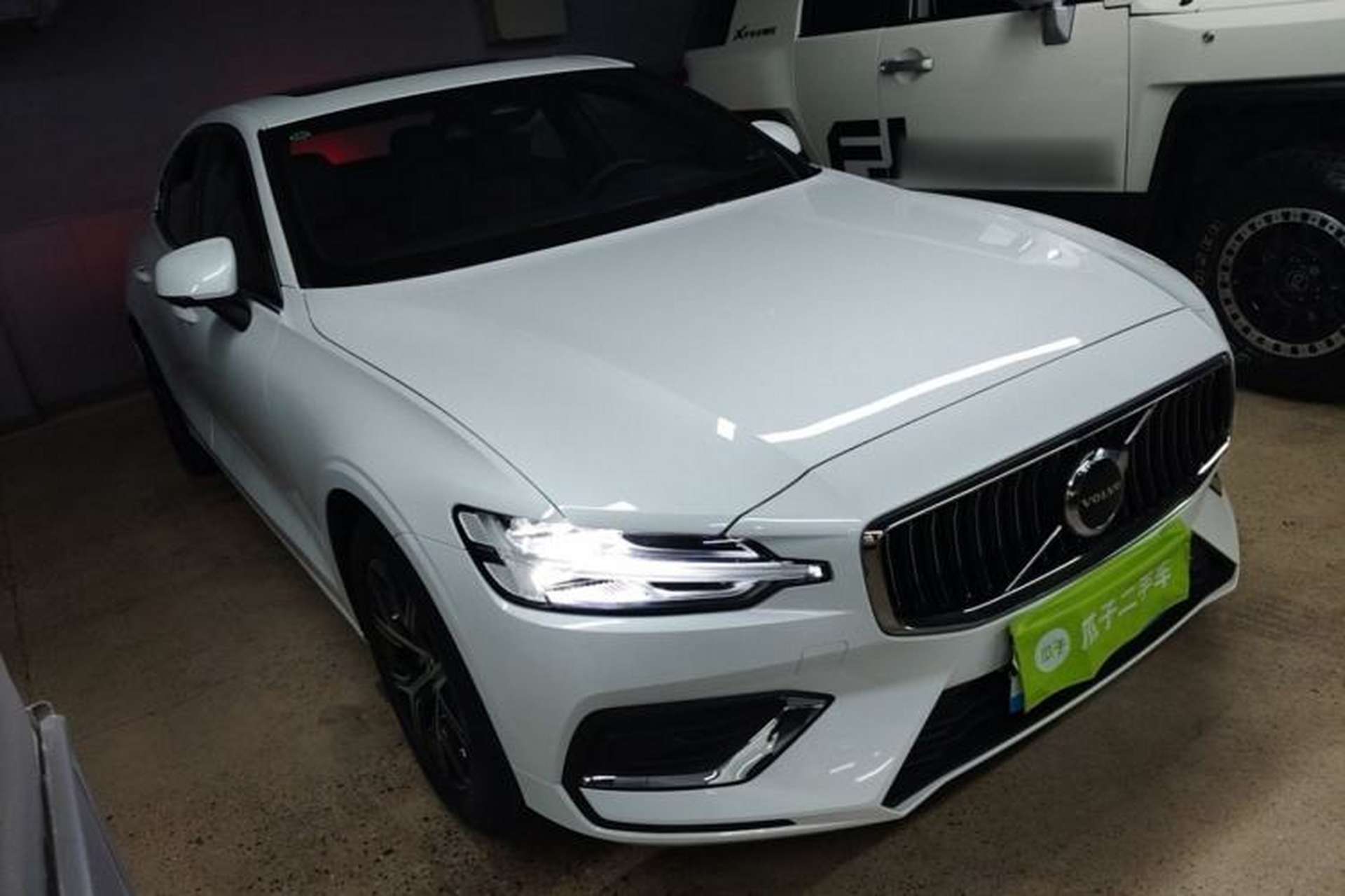 Used Volvo S60 2024 B4 Zhiyi Luxury Edition Front Right 45 Deg