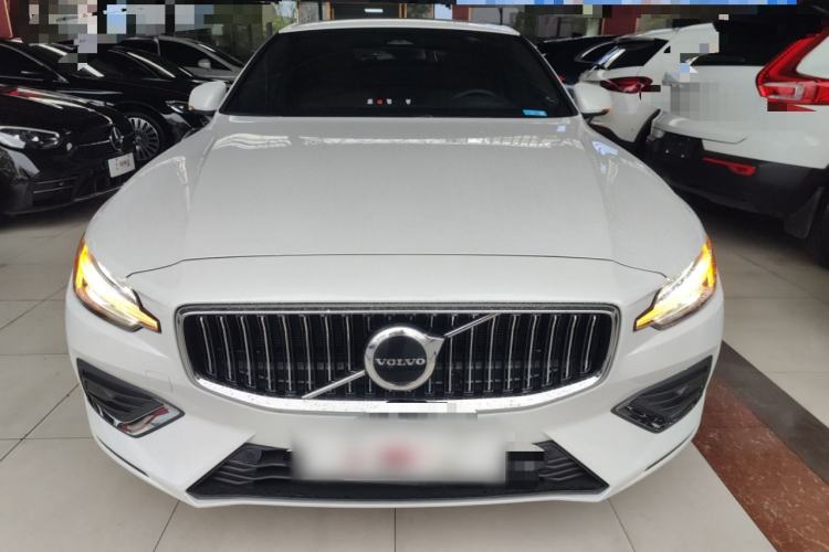 Used Volvo S60 2024 B4 Zhiyi Luxury Edition Front