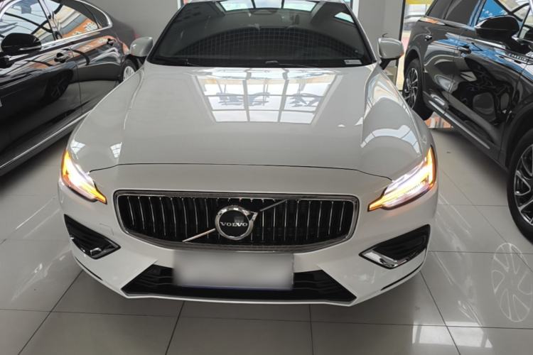 Used Volvo S60 2024 B4 Zhiyi Luxury Edition Front