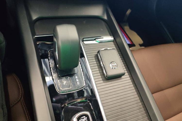 Used Volvo S60 2024 B4 Zhiyi Luxury Edition Gear Lever