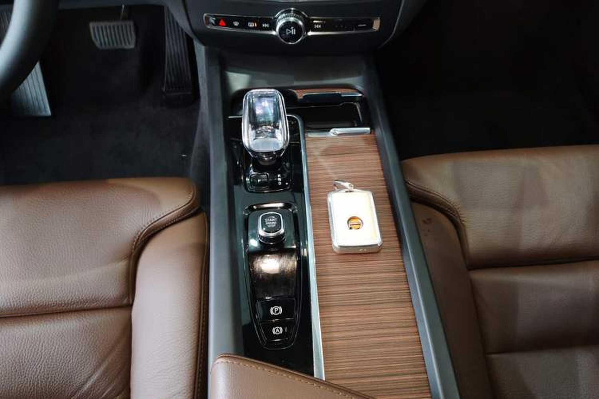 Used Volvo S60 2024 B4 Zhiyuan Luxury Edition Gear Lever