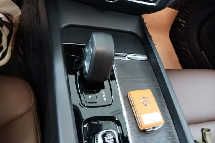 Used Volvo S60 2024 B4 Zhiyi Luxury Edition Gear Lever